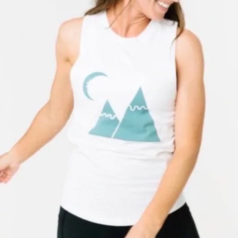 Zyia Active Women XXL White Outdoor Athletic Lightweight Mountain Moon Tank Top